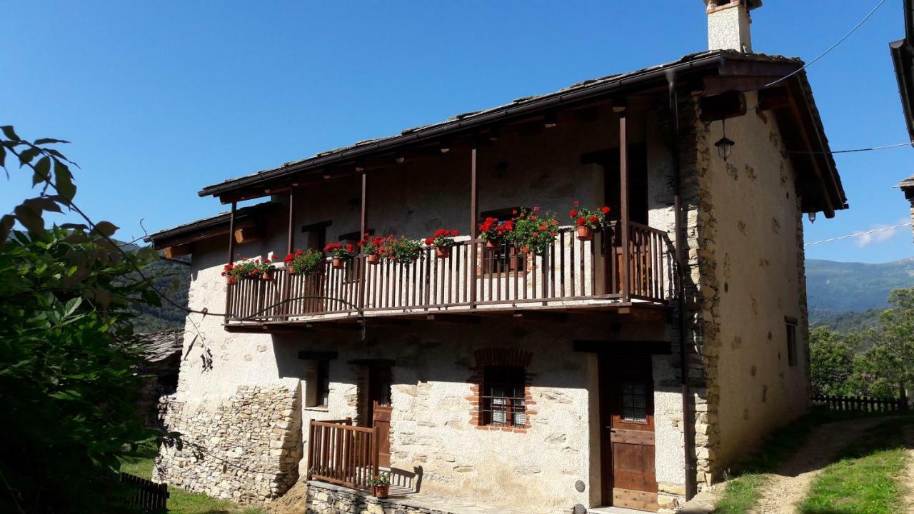La Baita Nel Bosco Brossasco Exterior foto